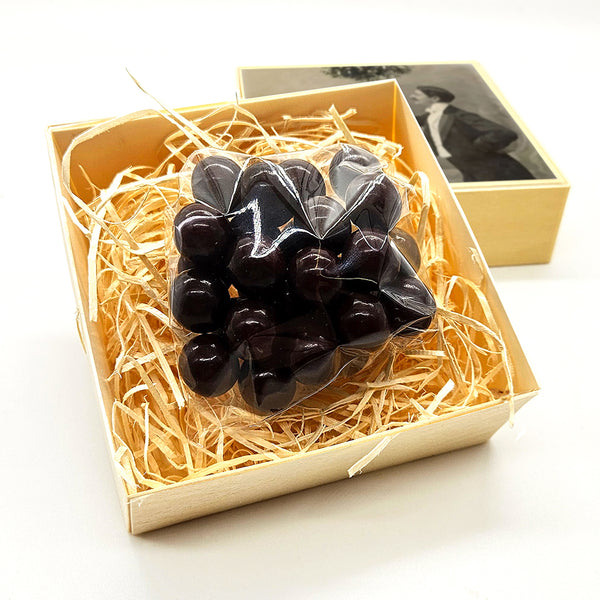 Couple with Mistletoe - Aniseed Balls